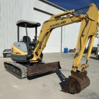 2014 New Holland E35B - Image 3