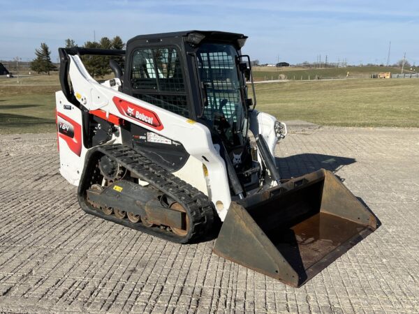 2022 Bobcat T64